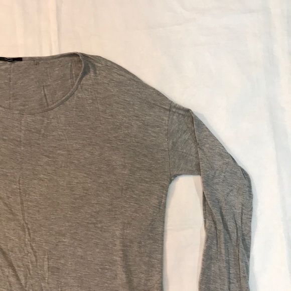 Last Chance!! Tahari gray high low hem long sleeved shirt - Picture 3 of 8